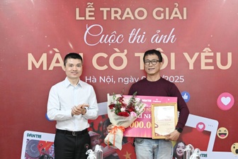Báo Dân trí trao giải Cuộc thi ảnh "Màu cờ tôi yêu 2025"