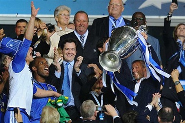 Chelsea lần đầu làm ăn có lãi trong kỷ nguyên Abramovich