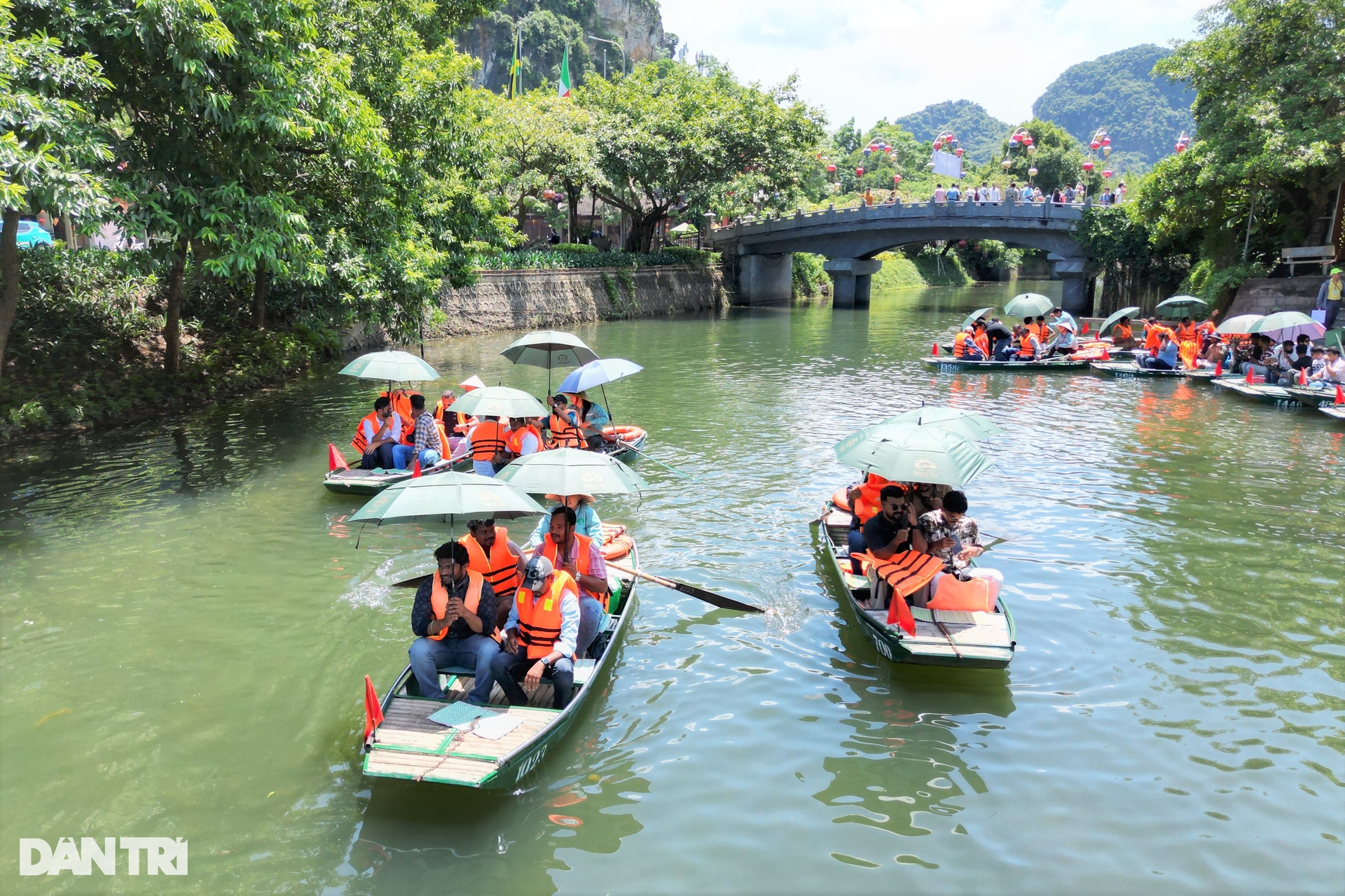 Đoàn 4.500 người của tỷ phú Ấn Độ hào hứng tham quan di sản Tràng An - 9