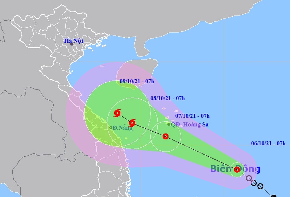Áp thấp nhiệt đới hướng vào miền Trung, nhiều nơi mưa to - 1 Áp thấp nhiệt đới hướng vào miền Trung, nhiều nơi mưa to - 1