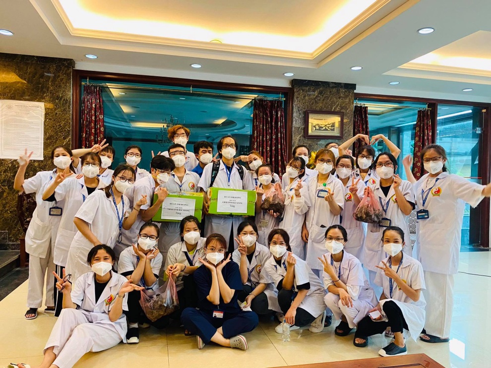 FB Huệ Nguyễn chưa có người yêu: Vạn người theo dõi sau giấc ngủ trưa - 4 FB Huệ Nguyễn chưa có người yêu: Vạn người theo dõi sau giấc ngủ trưa - 4