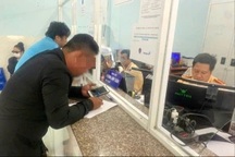 Xử phạt tài xế xe tải làm rơi bùn đất xuống giao lộ ở TPHCM