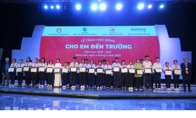 Năm học 2022 - 2023, tỉnh Đồng Nai có 400 học sinh nhận học bổng “Cho em đến trường”.