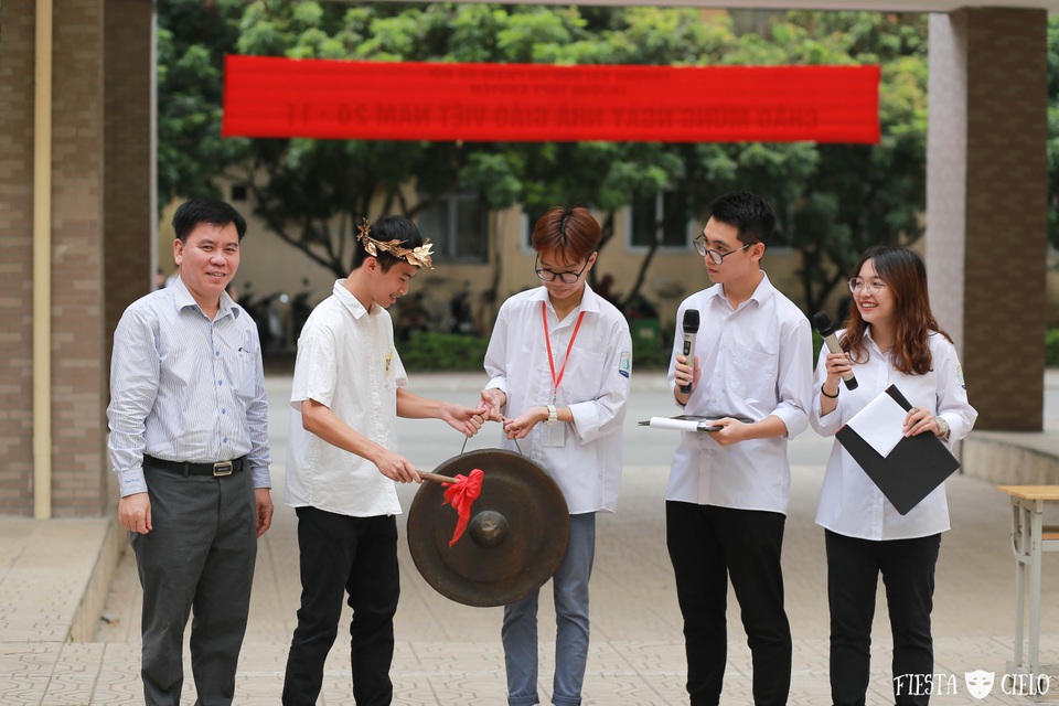 Hơn 1500 học sinh, giáo viên trường chuyên Sư phạm tham gia cuộc thi Khua chiêng vàng - 6 Hơn 1500 học sinh, giáo viên trường chuyên Sư phạm tham gia cuộc thi Khua chiêng vàng - 6