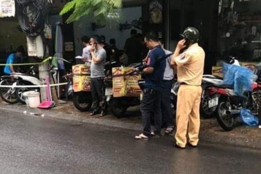 Giang hồ bị  bắn gục trong quán trà