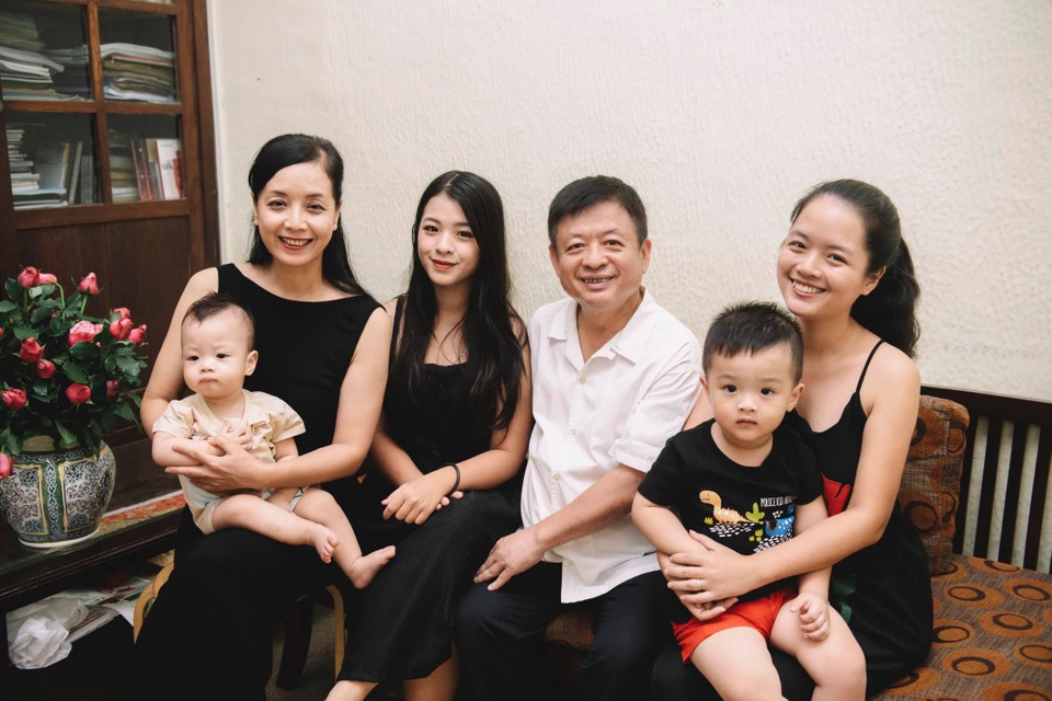 Con gái NSƯT Chiều Xuân: “Mẹ rất khó chịu khi tôi có bạn trai ở tuổi 16” - 1 Con gái NSƯT Chiều Xuân: “Mẹ rất khó chịu khi tôi có bạn trai ở tuổi 16” - 1
