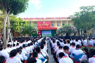 Giáo viên chủ nhiệm bêu tên học sinh vi phạm trên nhóm phụ huynh