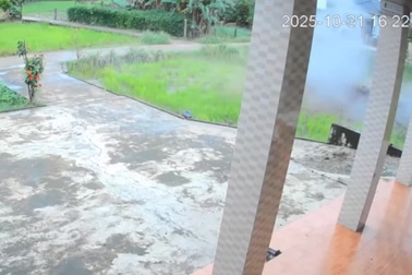 Vụ nổ lớn xảy ra gần nhà dân