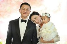 Quay cuồng với khoản nợ 6,5 triệu USD, Lý Á Bằng thừa nhận có lỗi với vợ