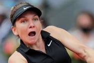 Simona Halep rút lui khỏi Roland Garros vì chấn thương