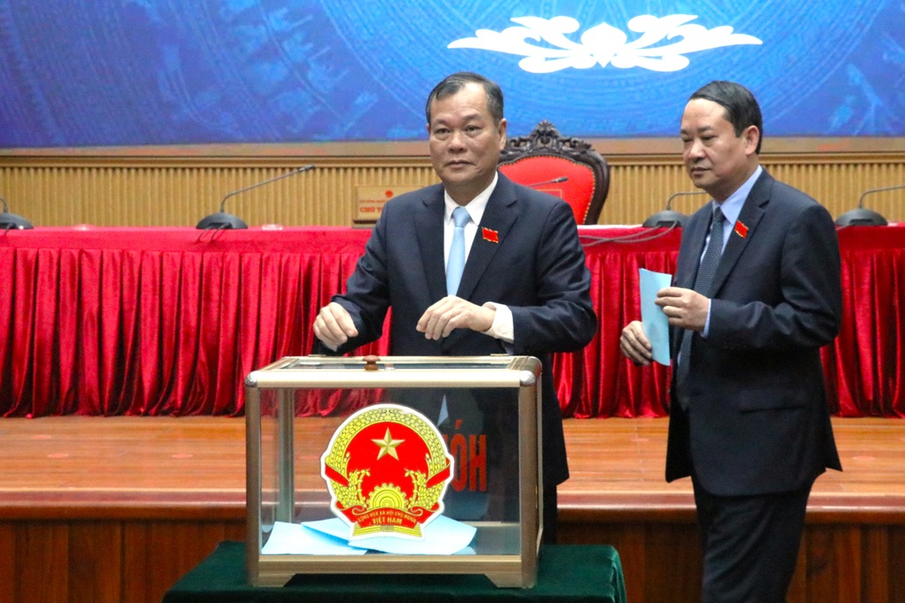 Ông Nguyễn Thanh Bình tái đắc cử Chủ tịch UBND tỉnh Ninh Bình - 1