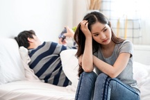 "Tôi vẫn sống cùng nhà với bạn trai sau khi chia tay"