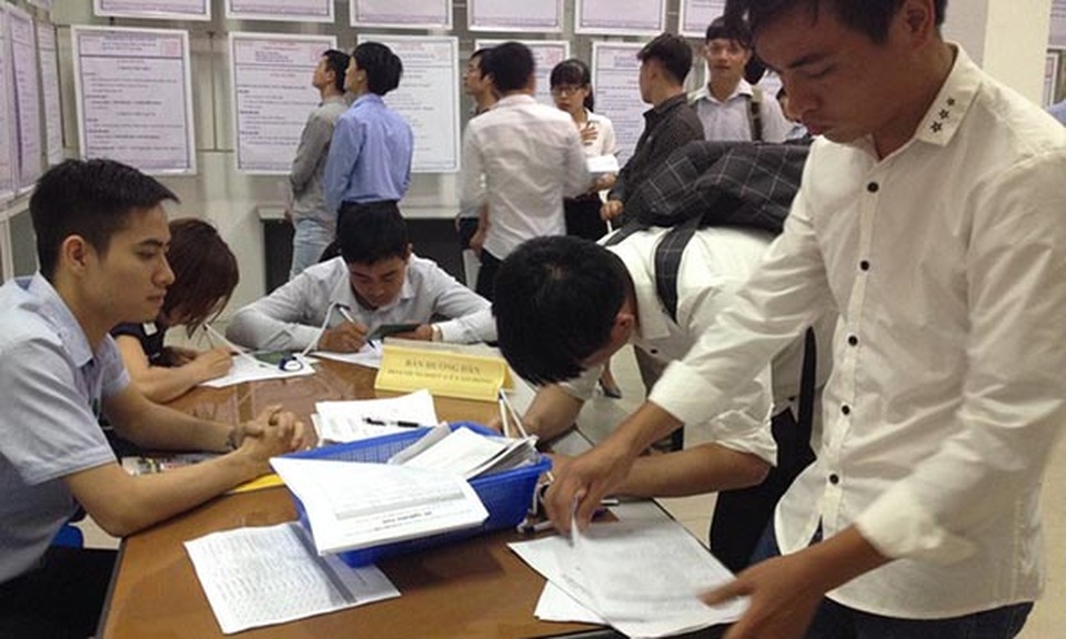 Sinh viên ra trường chật vật tìm việc làm trong mùa dịch Covid-19 - 1 Sinh viên ra trường chật vật tìm việc làm trong mùa dịch Covid-19 - 1