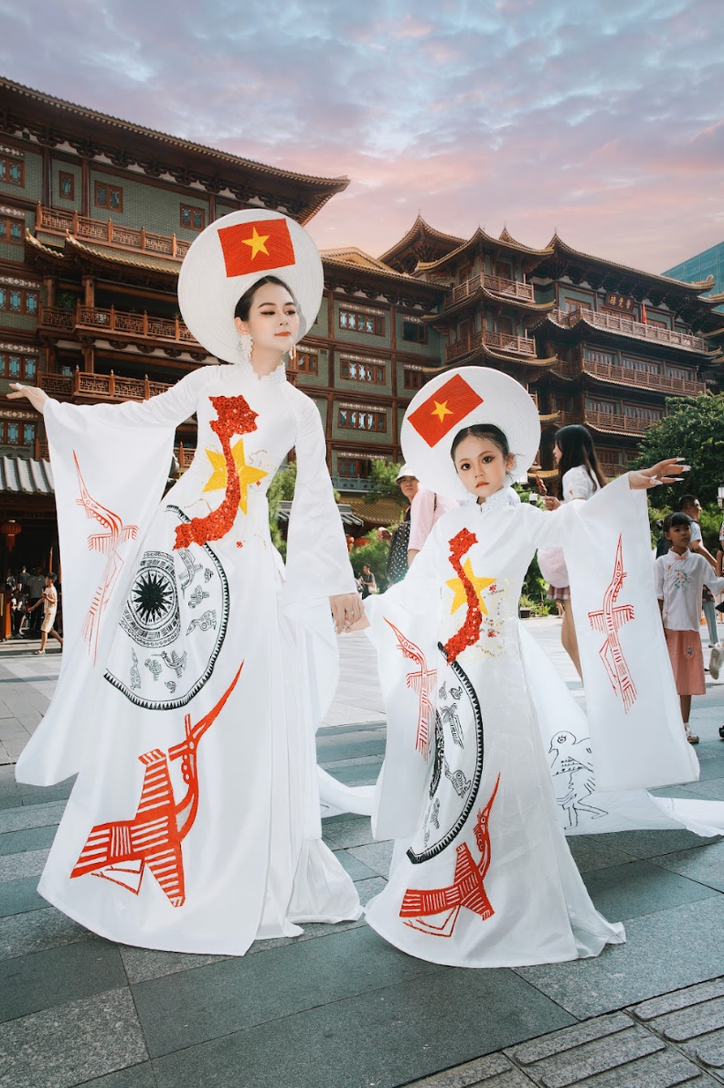 Á quân Miss Baby 2023 Nhật Ánh quảng bá áo dài Việt - 3 Á quân Miss Baby 2023 Nhật Ánh quảng bá áo dài Việt - 3