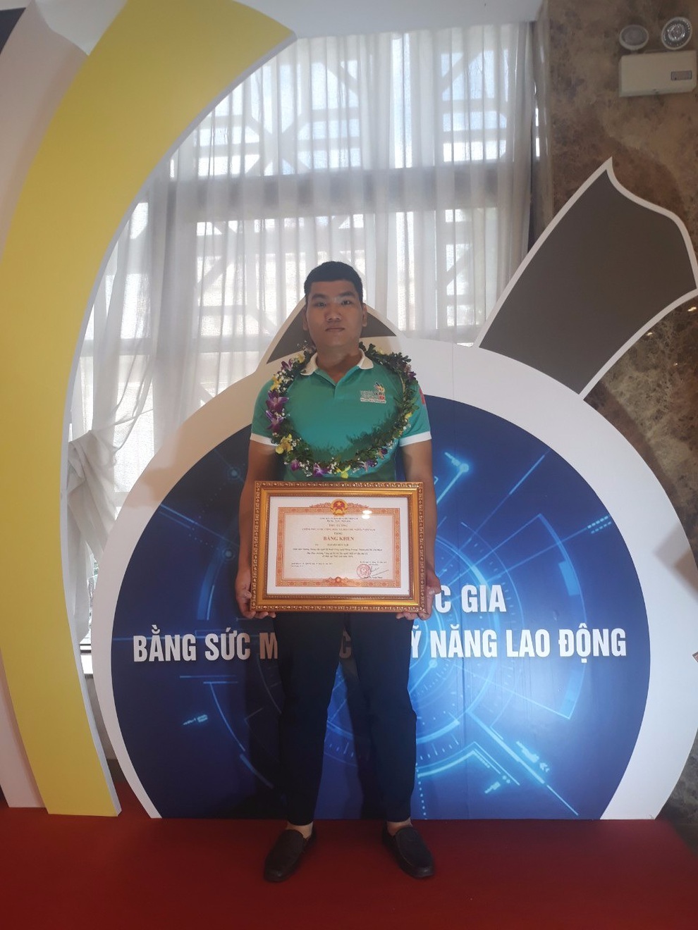 Đại sứ nghề làm bác sĩ cho máy móc: Có nghề là có tất cả - 2 Đại sứ nghề làm bác sĩ cho máy móc: Có nghề là có tất cả - 2