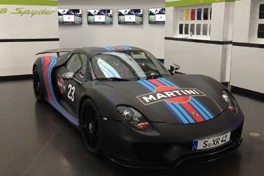 Lãnh đạo Porsche “nổ” về siêu xe hybrid 918 Spyder