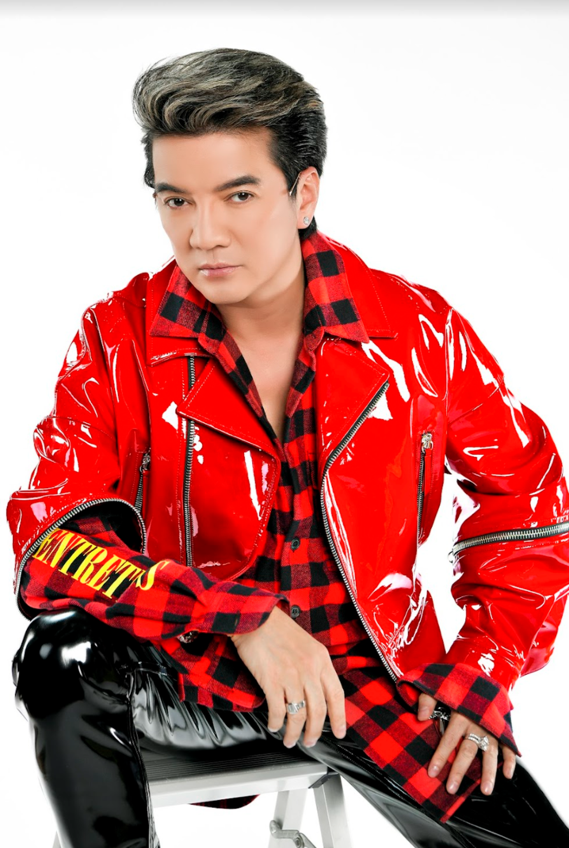 Đàm Vĩnh Hưng: Tôi mỏi mệt, bức xúc trước những vu khống trắng trợn - 2 Đàm Vĩnh Hưng: Tôi mỏi mệt, bức xúc trước những vu khống trắng trợn - 2