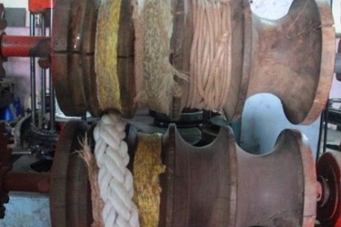 "Kỹ sư" U60 chưa học hết lớp 3, chế máy đánh dây thừng siêu độc đáo