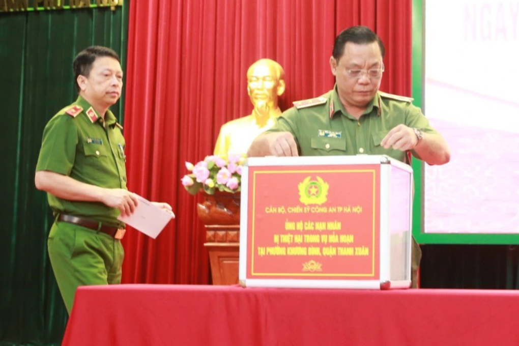 Công an Hà Nội quyên góp 500 triệu đồng ủng hộ nạn nhân vụ cháy - 2 Công an Hà Nội quyên góp 500 triệu đồng ủng hộ nạn nhân vụ cháy - 2
