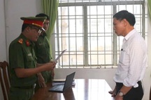 Khám xét nhà cán bộ ở Lâm Đồng, phát hiện khẩu súng