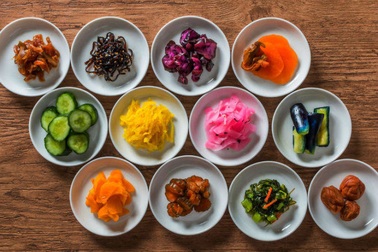 Người Nhật ăn gì trong bữa tiệc ngắm hoa anh đào ngày xuân?