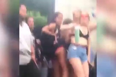 Malia Obama “quậy tưng” tại lễ hội âm nhạc Lollapalooza