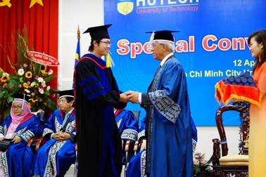 MBA OUM - thẻ thông hành cho những doanh nhân thành đạt