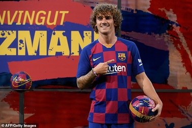 “Bom tấn” Griezmann rạng rỡ ra mắt Barcelona
