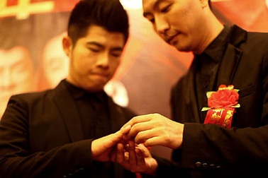 Trung Quốc tranh cãi gay gắt vì sách giáo dục tình dục đồng tính