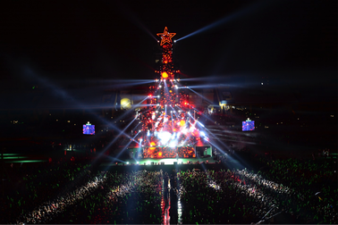 Shane Filan bùng nổ trong lần đầu đón giao thừa tại Hà Nội