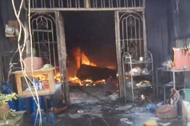 Cháy nhà ở TPHCM, người phụ nữ bị phỏng vì liều mình lấy tài sản