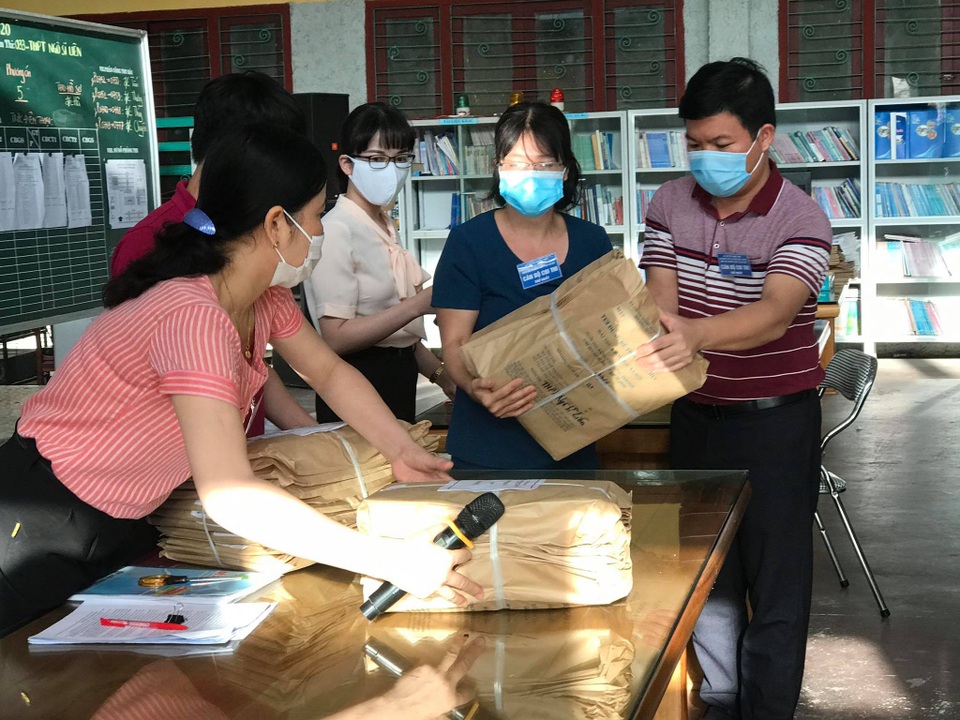 Thí sinh bật khóc, suýt nhỡ thi tốt nghiệp vì bất ngờ đau bụng - 4