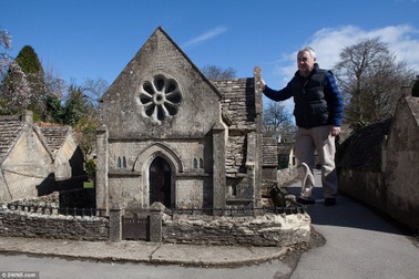 Ngôi làng tý hon được rao bán với giá gần 20 tỷ đồng