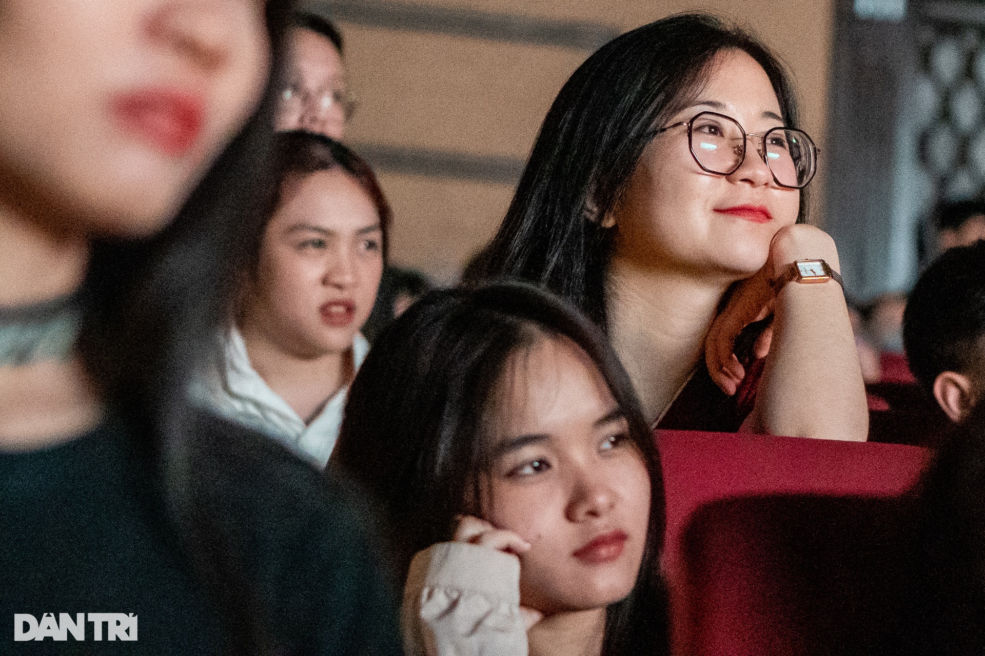 Người trẻ Hà Nội xếp hàng dài, bật khóc khi xem bộ phim Điện Biên Phủ - 6