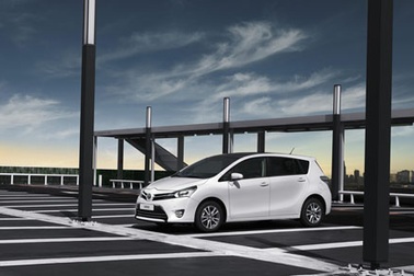 Xe Toyota đầu tiên sử dụng động cơ BMW