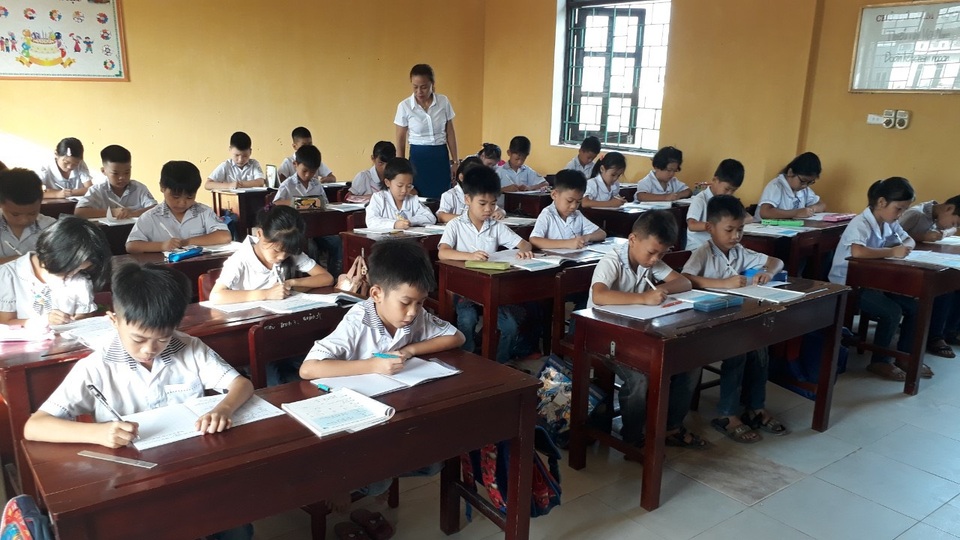 Ninh Bình: Nhiều học sinh đã trở lại trường sau khi phụ huynh phản đối - 5 Ninh Bình: Nhiều học sinh đã trở lại trường sau khi phụ huynh phản đối - 5