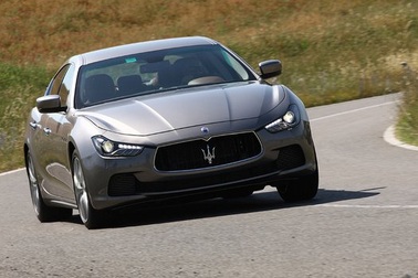 Maserati triệu hồi Quattroporte và Ghibli