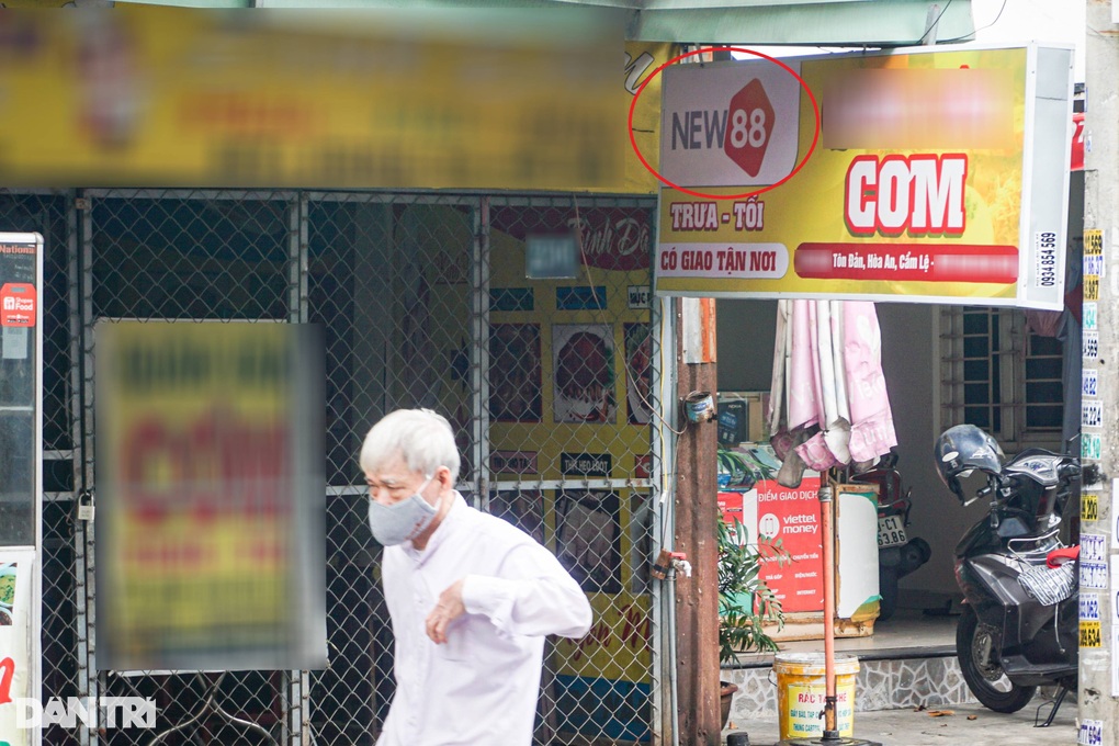 Biển hiệu chèn logo trang mạng cờ bạc len lỏi nhiều nơi ở Đà Nẵng - 4 Biển hiệu chèn logo trang mạng cờ bạc len lỏi nhiều nơi ở Đà Nẵng - 4