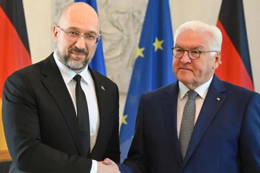 Thủ tướng Ukraine đến Đức, kêu gọi viện trợ vũ khí