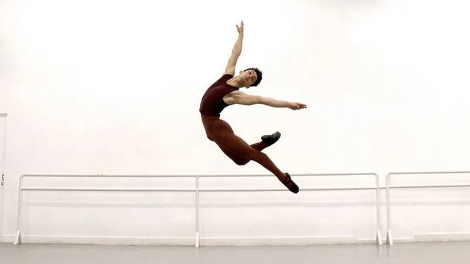 Nam sinh nghèo Ấn Độ trúng tuyển học viện ballet danh tiếng của Anh - 1 Nam sinh nghèo Ấn Độ trúng tuyển học viện ballet danh tiếng của Anh - 1