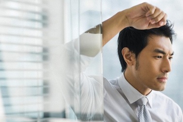 Vợ đột ngột qua đời, tôi nổi cáu khi nhân viên ngân hàng nói một câu