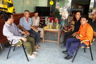 Hà Nam: Hơn 100 công nhân bị nợ lương mỏi mòn chờ được giải quyết