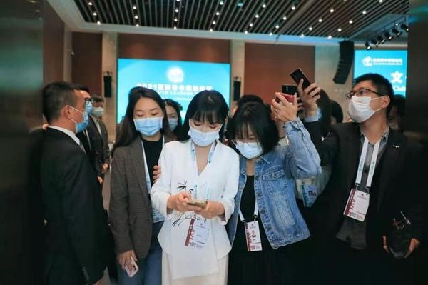 Tiên nữ đồng quê Lý Tử Thất sẽ ra video mới sau 5 tháng tạm nghỉ hưu - 2 Tiên nữ đồng quê Lý Tử Thất sẽ ra video mới sau 5 tháng tạm nghỉ hưu - 2