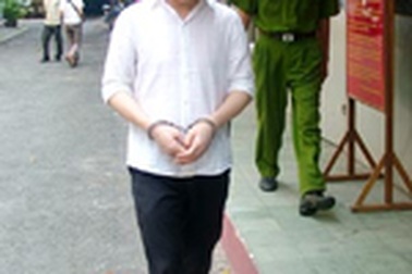 Đạo chích gay trộm súng nhà... công an lĩnh án