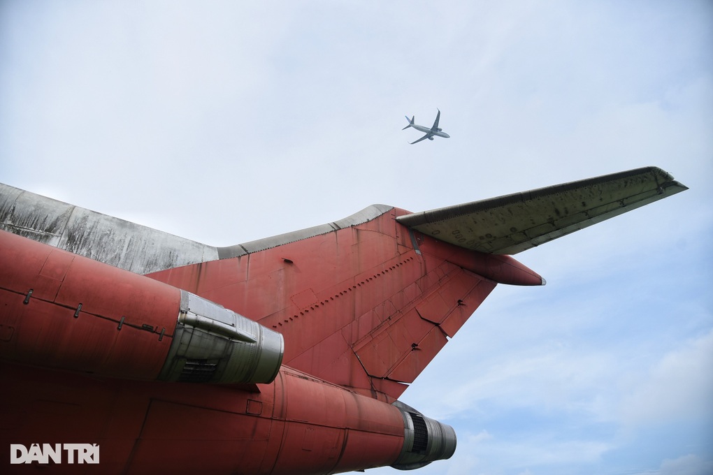 Bên trong máy bay Boeing 727 bị bỏ rơi 16 năm tại Nội Bài - 12 Bên trong máy bay Boeing 727 bị bỏ rơi 16 năm tại Nội Bài - 12