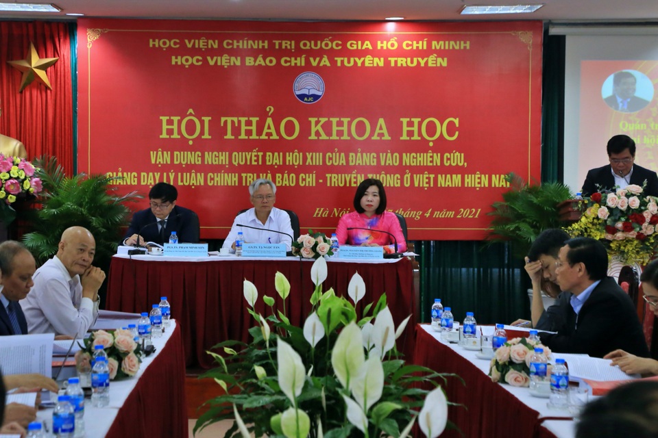 Có những nhà báo vì tiền, quyền mà đánh hội đồng và cứu hội đồng - 1 Có những nhà báo vì tiền, quyền mà đánh hội đồng và cứu hội đồng - 1