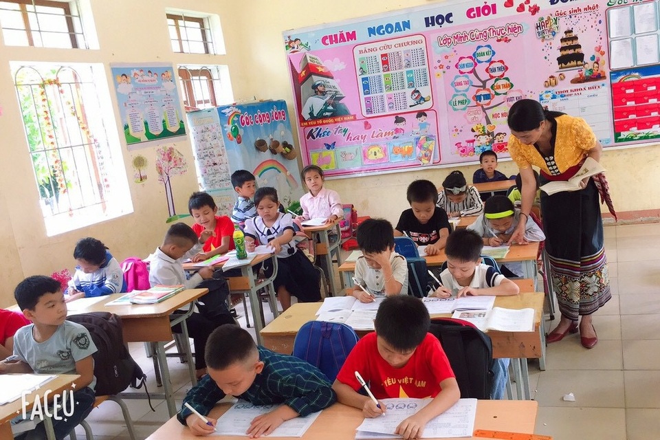 Bệnh tật chỉ là cơn đau nhất thời, dạy chữ là sứ mệnh cả cuộc đời - 1 Bệnh tật chỉ là cơn đau nhất thời, dạy chữ là sứ mệnh cả cuộc đời - 1