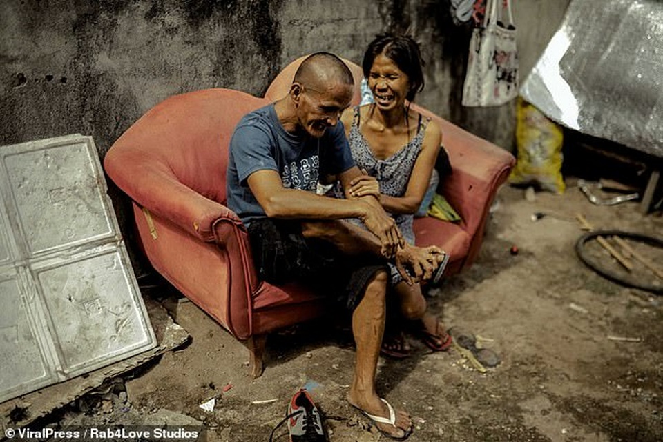 Bộ ảnh cưới của cặp vợ chồng vô gia cư gây sốt - 10