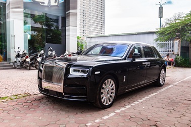 Rolls-Royce Phantom VIII chào giá 62 tỷ, rao 3 năm chưa tìm được người mua
