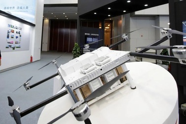 Sau Huawei, Mỹ cảnh báo mối đe dọa an ninh từ thiết bị bay Trung Quốc